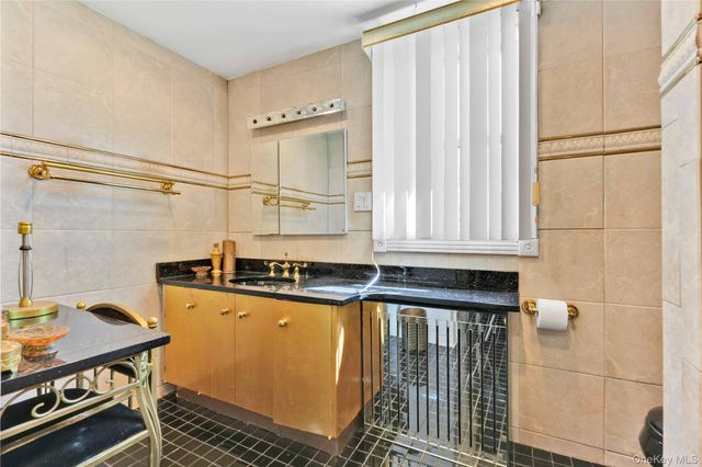130-01 227th Street, Laurelton, NY 11413