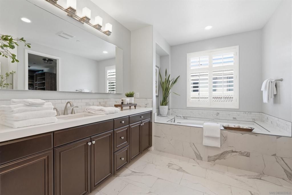 Image 25 of property listing at 6637 Brookite CT, Carlsbad, CA 92009