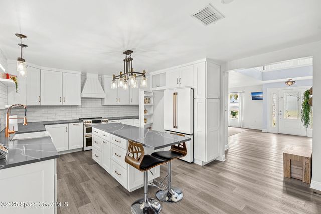 2013 Sorento Circle, Melbourne, FL 32904