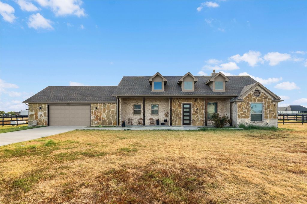 6028 Berry Ridge Lane, Joshua, TX 76058