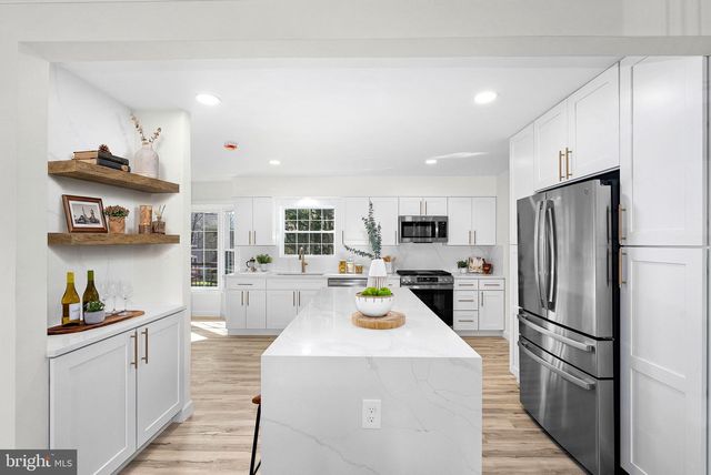 13208 TUCKAWAY DR, Herndon, VA 20171