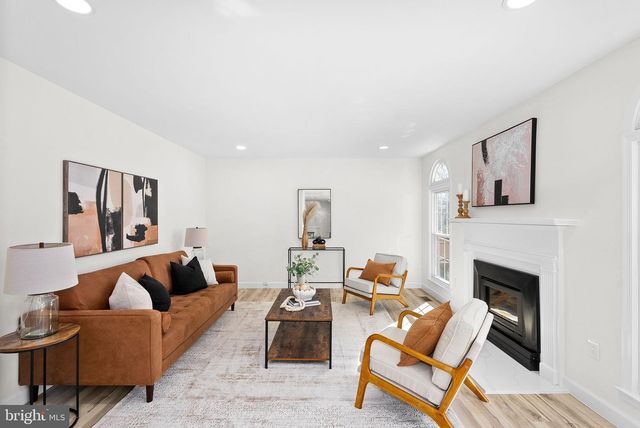 13208 TUCKAWAY DR, Herndon, VA 20171