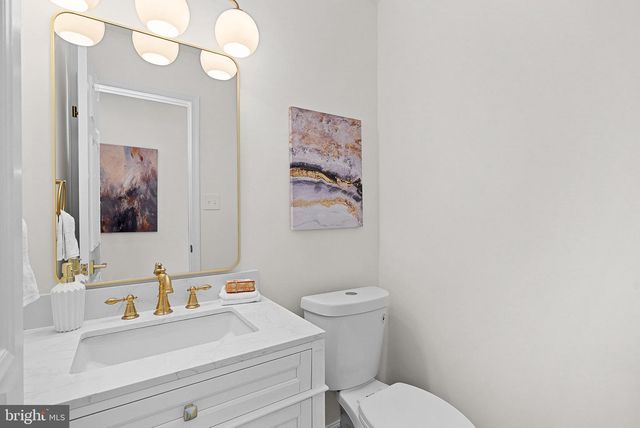 13208 TUCKAWAY DR, Herndon, VA 20171