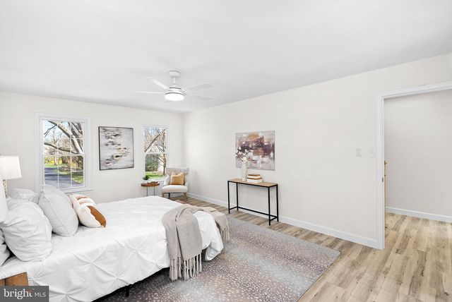 13208 TUCKAWAY DR, Herndon, VA 20171