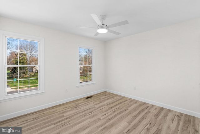 13208 TUCKAWAY DR, Herndon, VA 20171