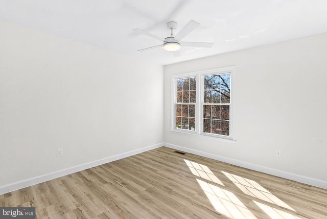 13208 TUCKAWAY DR, Herndon, VA 20171