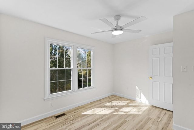 13208 TUCKAWAY DR, Herndon, VA 20171