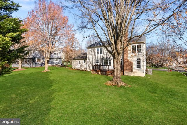 13208 TUCKAWAY DR, Herndon, VA 20171