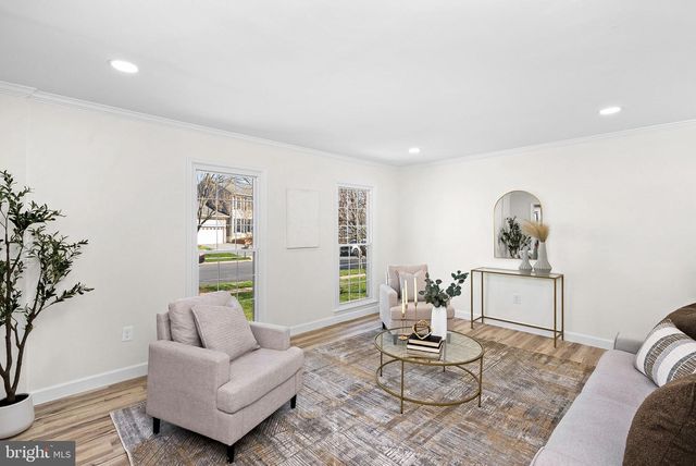 13208 TUCKAWAY DR, Herndon, VA 20171