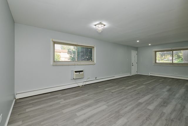 1320A Lore Lane 101, Lombard, IL 60148