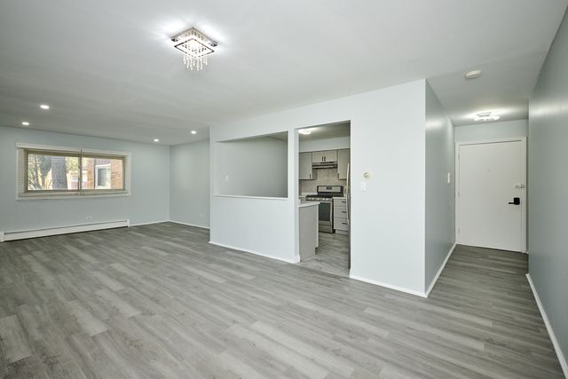 1320A Lore Lane 101, Lombard, IL 60148