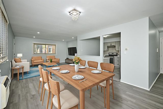 1320A Lore Lane 101, Lombard, IL 60148