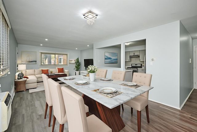 1320A Lore Lane 101, Lombard, IL 60148