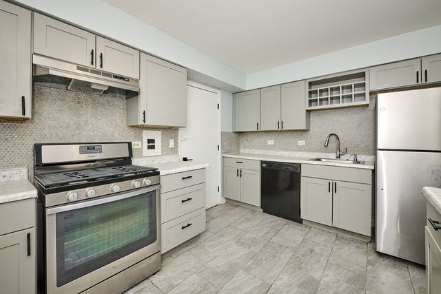 1320A Lore Lane 101, Lombard, IL 60148