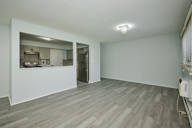 1320A Lore Lane 101, Lombard, IL 60148