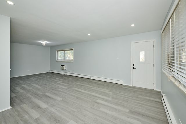 1320A Lore Lane 101, Lombard, IL 60148