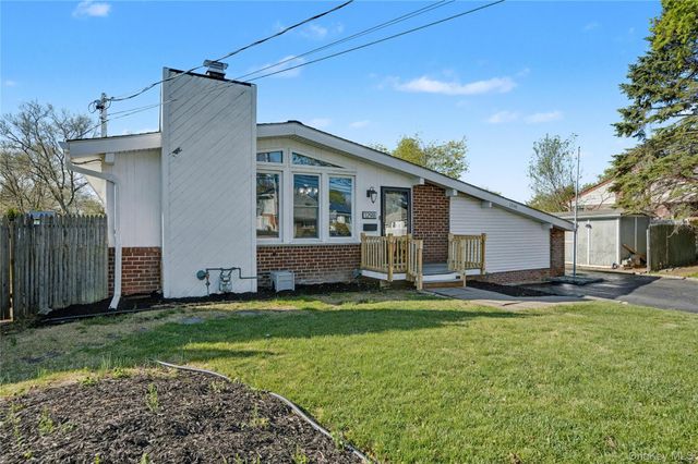 1298 Pulaski Road, East Northport, NY 11731