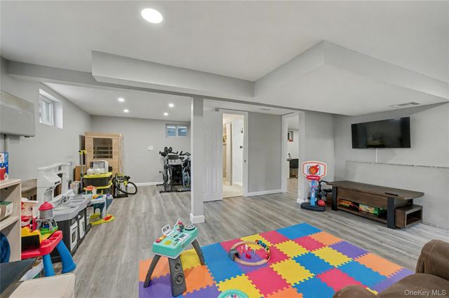 1298 Pulaski Road, East Northport, NY 11731