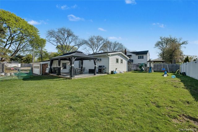 1298 Pulaski Road, East Northport, NY 11731