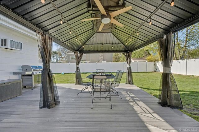 1298 Pulaski Road, East Northport, NY 11731