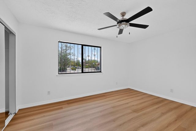 7201 Santa Fe Trail NW, Albuquerque, NM 87120
