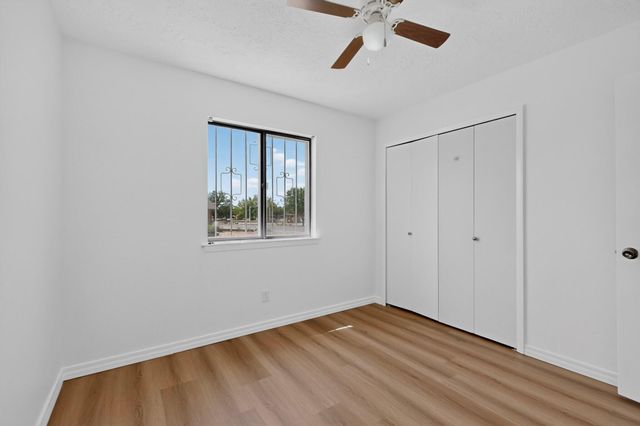 7201 Santa Fe Trail NW, Albuquerque, NM 87120