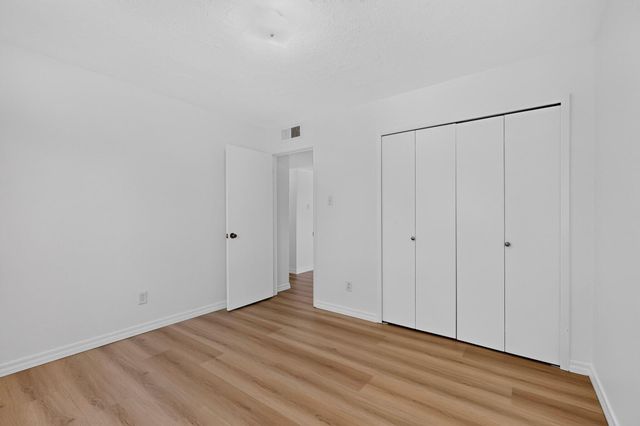 7201 Santa Fe Trail NW, Albuquerque, NM 87120