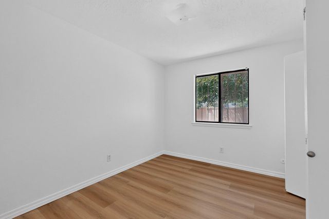 7201 Santa Fe Trail NW, Albuquerque, NM 87120