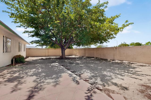 7201 Santa Fe Trail NW, Albuquerque, NM 87120