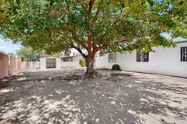 7201 Santa Fe Trail NW, Albuquerque, NM 87120