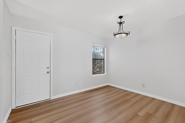 7201 Santa Fe Trail NW, Albuquerque, NM 87120