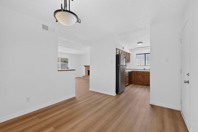7201 Santa Fe Trail NW, Albuquerque, NM 87120