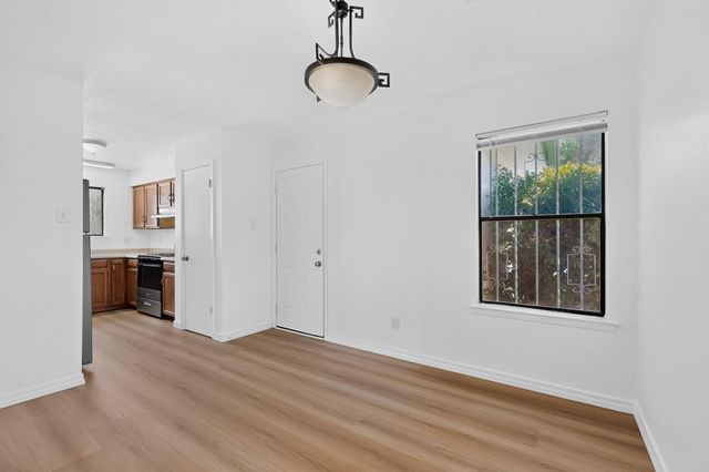 7201 Santa Fe Trail NW, Albuquerque, NM 87120
