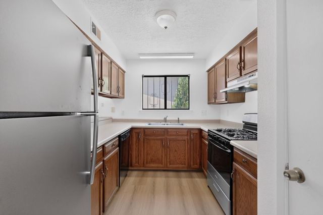 7201 Santa Fe Trail NW, Albuquerque, NM 87120