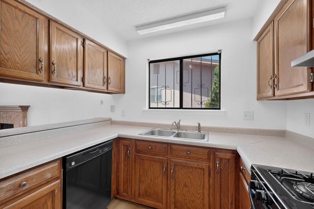 7201 Santa Fe Trail NW, Albuquerque, NM 87120