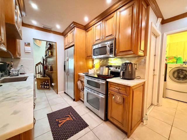 61 NW 110TH Avenue, Plantation, FL 33324