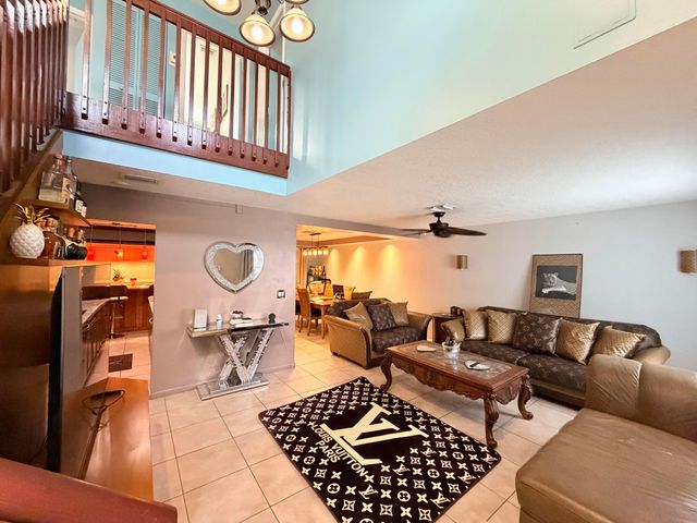 61 NW 110TH Avenue, Plantation, FL 33324
