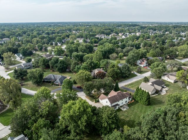 10024 Barth Drive, Zionsville, IN 46077