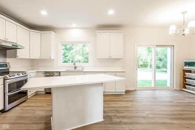 10024 Barth Drive, Zionsville, IN 46077
