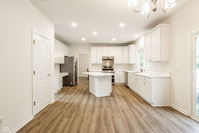 10024 Barth Drive, Zionsville, IN 46077
