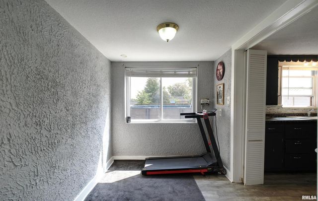 607 2ND Street, Camanche, IA 52730