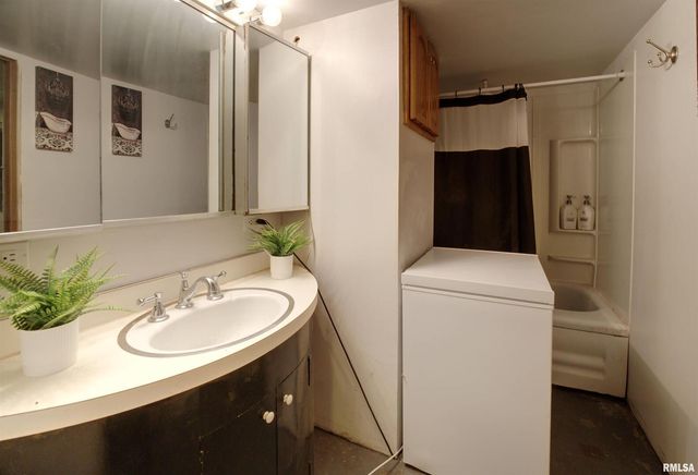 607 2ND Street, Camanche, IA 52730