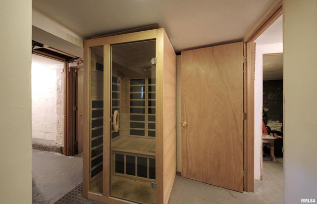 607 2ND Street, Camanche, IA 52730