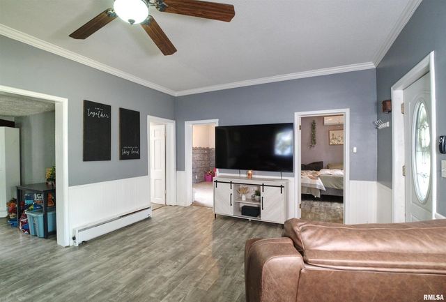 607 2ND Street, Camanche, IA 52730