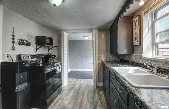 607 2ND Street, Camanche, IA 52730