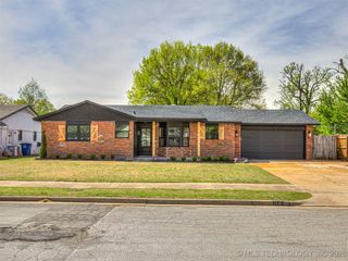 114 E 56th Place, Tulsa, OK 74105