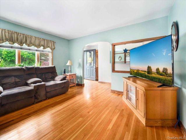 16 Will Rogers Lane, Nanuet, NY 10954