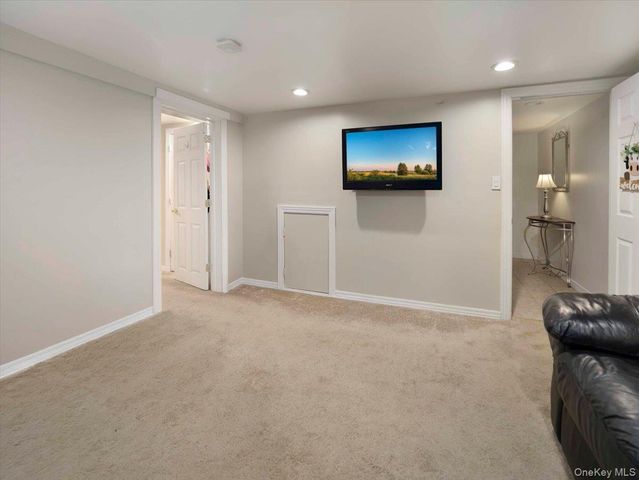 16 Will Rogers Lane, Nanuet, NY 10954