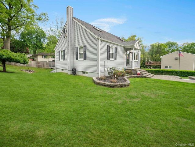 16 Will Rogers Lane, Nanuet, NY 10954