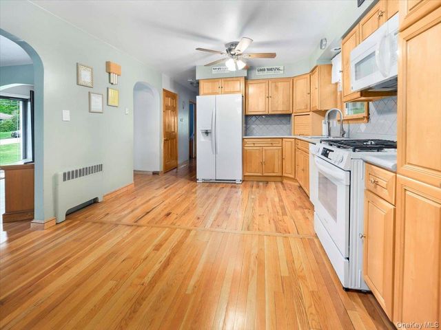 16 Will Rogers Lane, Nanuet, NY 10954